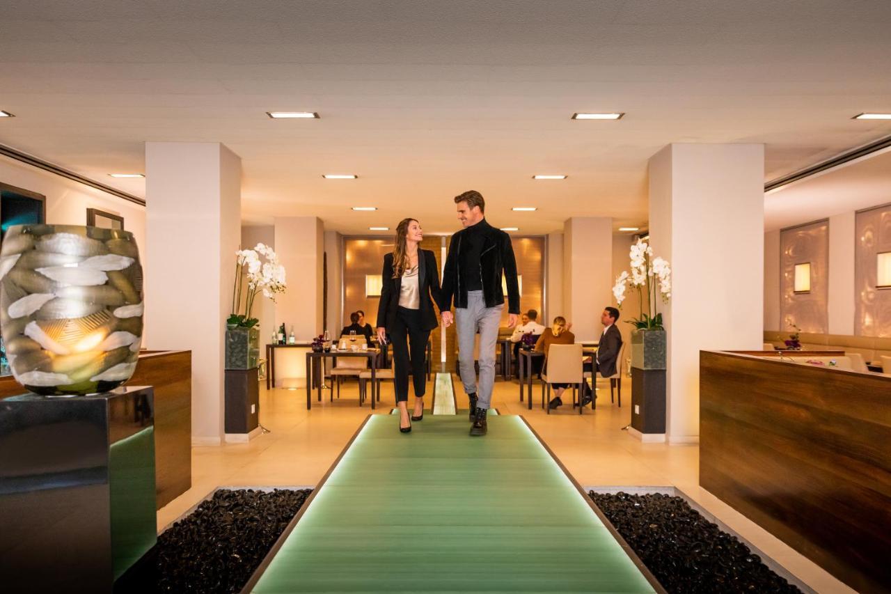 Excelsior Hotel Ernst Am Dom Köln Eksteriør billede The Green Carpet